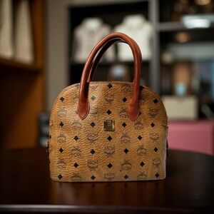 MCM monogram Alma MM Style